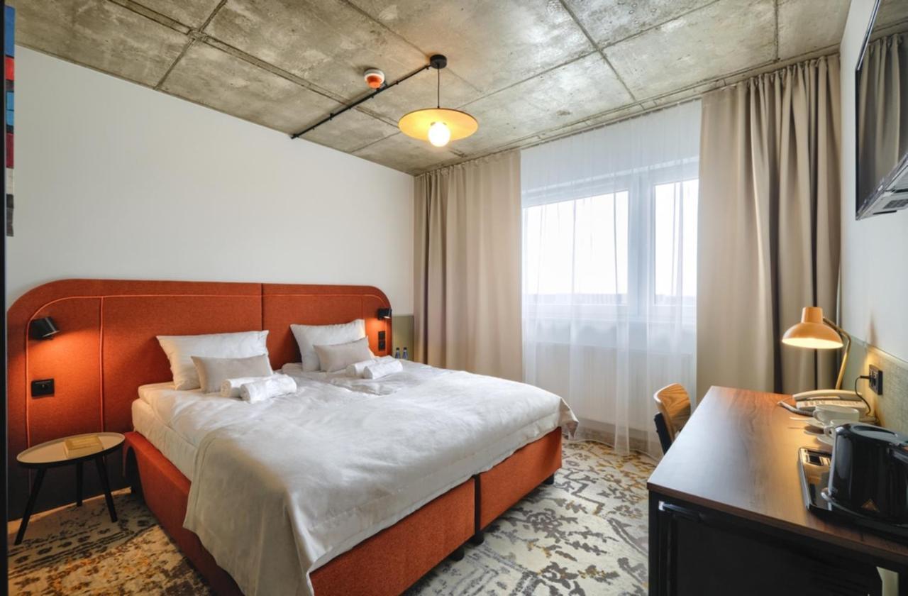 Hotel Arche Airport